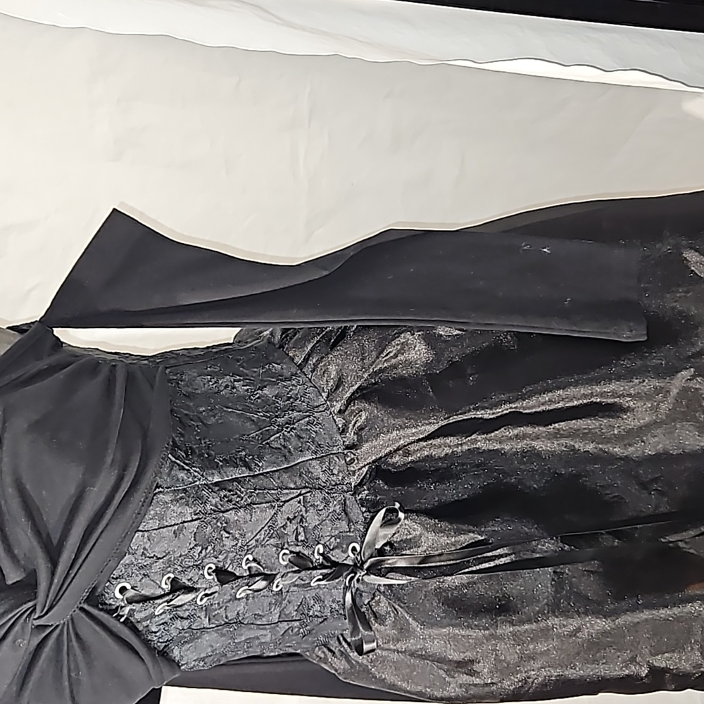 Halloween Costume Classic Witch Size S - Picture 3 of 6